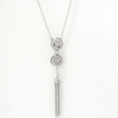 Double snap & tassel.